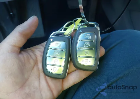 2020 Hyundai Tucson Value z USA, uszkodzony, nr VIN KM8J33A46LU091282